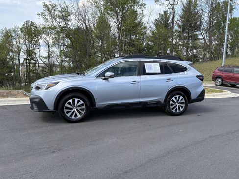 Used 2021 Subaru Outback Premium AWD/4WD image 7