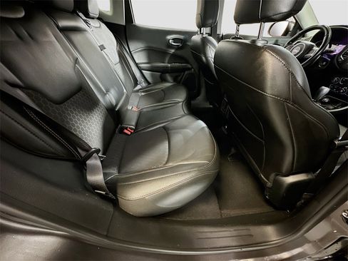 Used 2020 Jeep Compass Latitude image 27