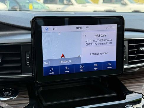 Used 2023 Ford Explorer Limited image 18