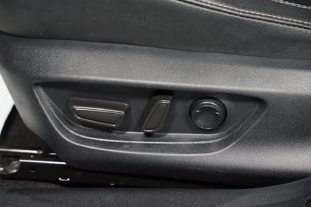 Certified 2025 Toyota Camry SE FWD image 33