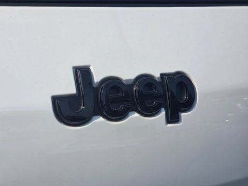 Used 2025 Jeep Grand Cherokee L Altitude RWD image 31