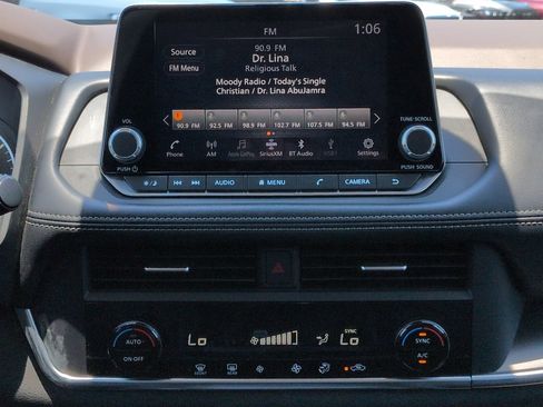 Used 2023 Nissan Rogue SV FWD image 18