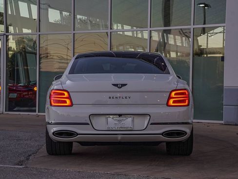 New 2026 Bentley Flying Spur Plug-In Hybrid image 17
