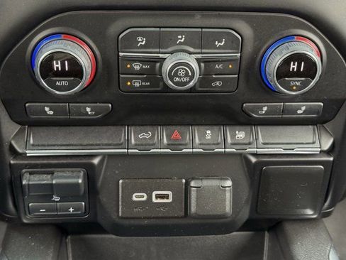 Used 2021 Chevrolet Silverado 1500 RST image 19