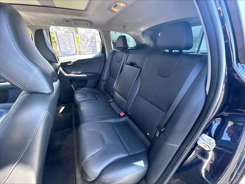 Used 2016 Volvo XC60 T5 Premier w/ Proximity Package FWD image 29