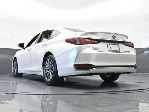 Used 2022 Lexus ES 300h w/ Premium Package image 53