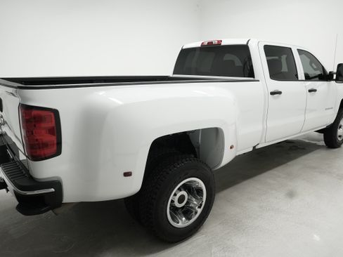 Used 2017 Chevrolet Silverado 3500 W/T AWD/4WD image 4