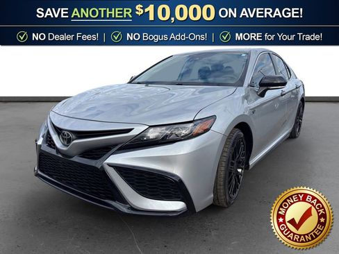 Used 2023 Toyota Camry SE image 1