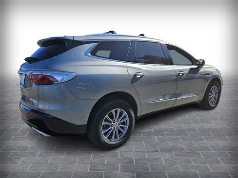 Used 2024 Buick Enclave Premium image 5