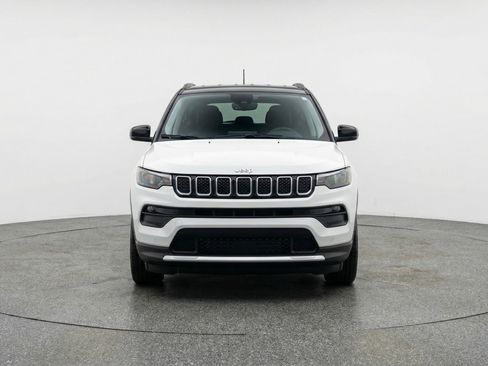 Used 2025 Jeep Compass Limited image 2