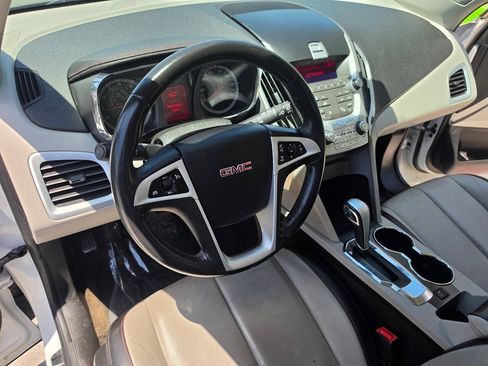 Used 2010 GMC Terrain SLT FWD image 34