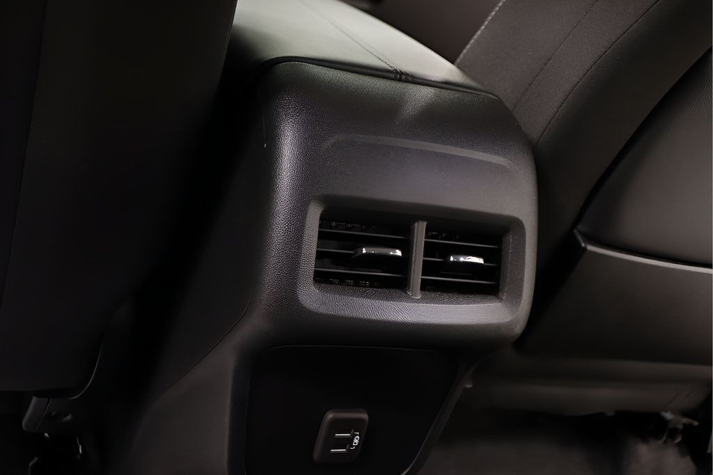 Used 2023 GMC Terrain SLE w/ Driver Convenience Package FWD image 24
