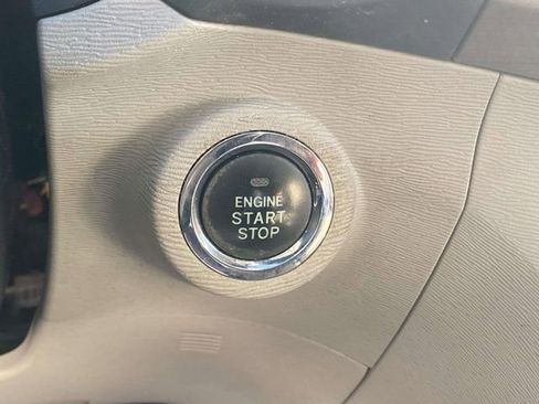 Used 2010 Toyota Venza AWD image 25
