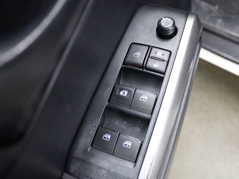 Used 2020 Toyota Tacoma SR5 AWD/4WD image 37