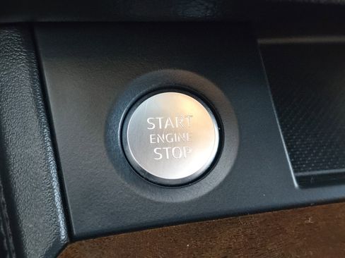 Used 2018 Audi Q5 Prestige w/ Prestige Package image 24