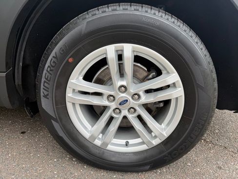 Used 2021 Ford Explorer XLT image 31