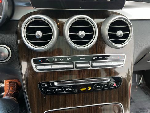 Used 2017 Mercedes-Benz GLC 300 4MATIC image 31