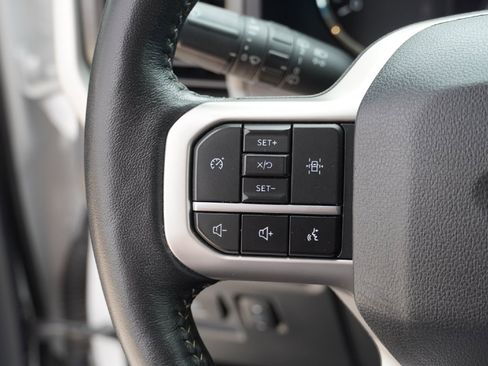 Used 2024 Ford Expedition XLT image 16