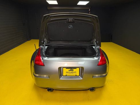 Used 2004 Nissan 350Z Touring image 13