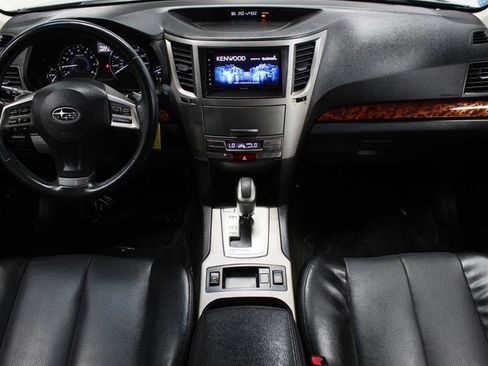 Used 2012 Subaru Outback 3.6R Limited w/ Moonroof Pkg AWD/4WD image 9