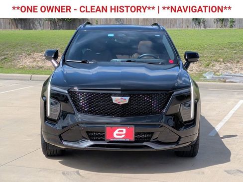 Used 2025 Cadillac XT4 Sport FWD image 2