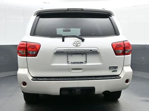 Used 2017 Toyota Sequoia Platinum AWD/4WD image 7
