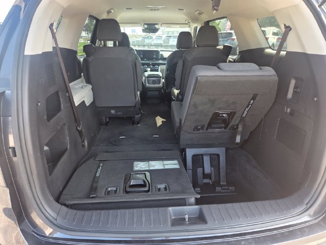 Used 2022 Kia Carnival LX FWD image 36