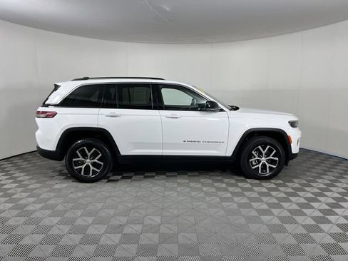 Used 2024 Jeep Grand Cherokee Limited AWD/4WD image 8