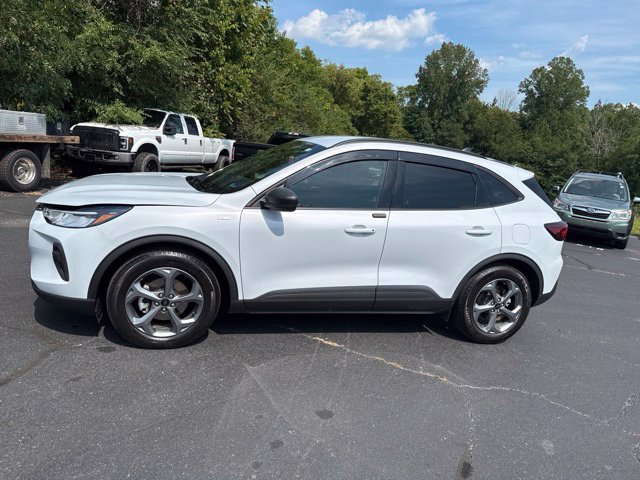 Certified 2025 Ford Escape ST-Line w/ Tech Pack #1 FWD image 4