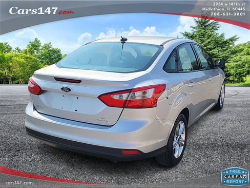 Used 2013 Ford Focus SE w/ SE Winter Pkg image 6