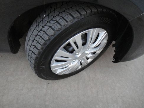 Used 2015 Toyota Yaris L image 13