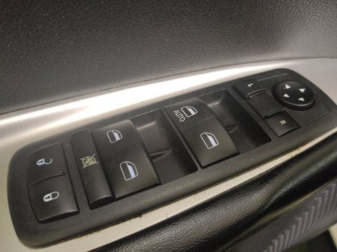 Used 2020 Dodge Journey SE w/ SE Popular Equipment Group image 27