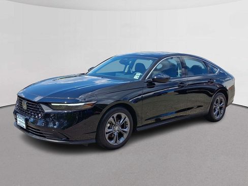Certified 2023 Honda Accord EX image 5