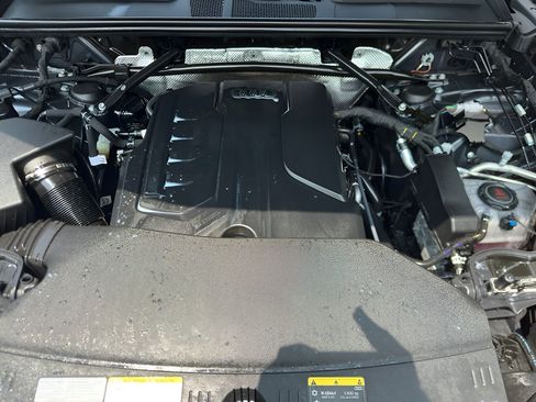 Used 2025 Audi Q5 Premium AWD/4WD image 8