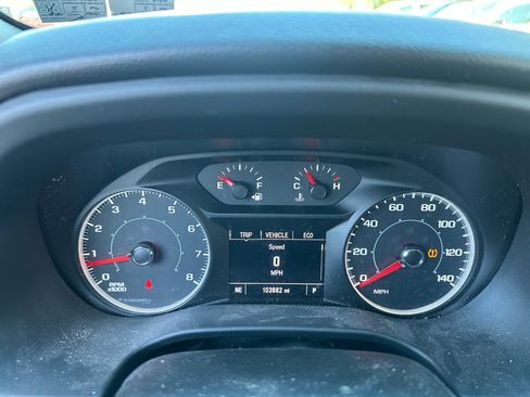 Used 2018 GMC Acadia SLE image 13