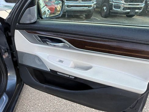 Used 2016 BMW 750i xDrive image 15