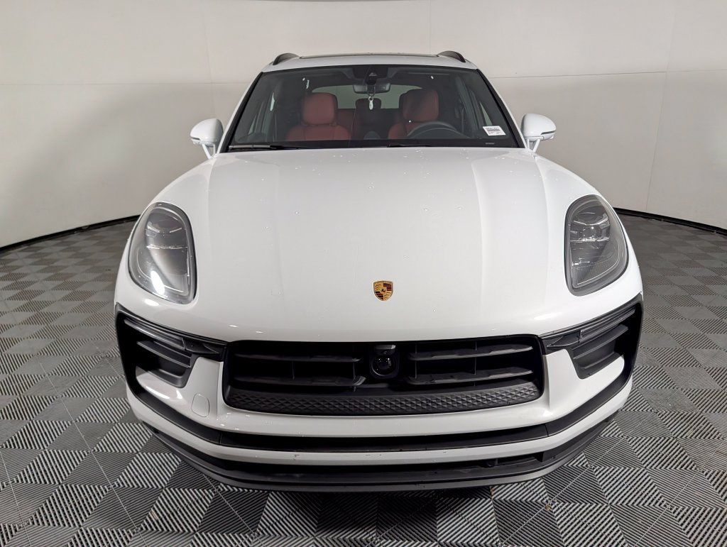 New 2026 Porsche Macan AWD/4WD image 10