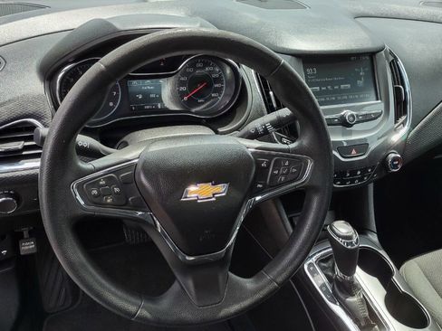 Used 2016 Chevrolet Cruze LT w/ Convenience Package image 17