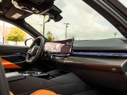 Used 2025 BMW M5 Touring image 44