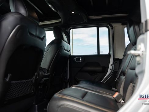 Used 2024 Jeep Wrangler Unlimited Sahara AWD/4WD image 8