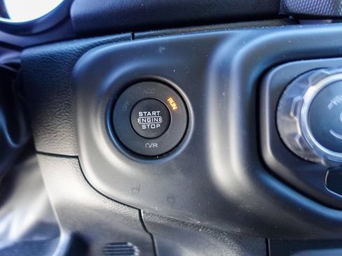 Used 2022 Jeep Wrangler Unlimited Sahara AWD/4WD image 21