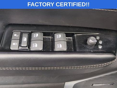 Certified 2024 Jeep Wagoneer Series II w/ Flexible Seating Group image 25