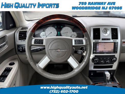 Used 2009 Chrysler 300 C image 27