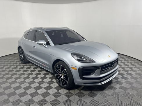 Certified 2025 Porsche Macan S AWD/4WD image 9