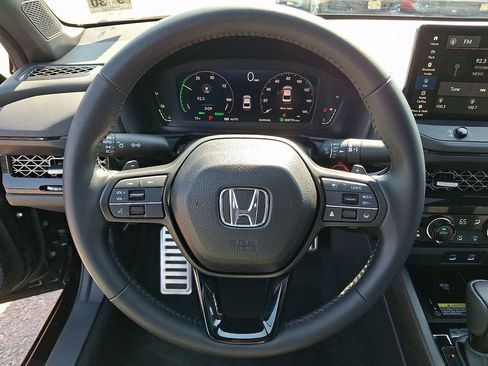 Used 2025 Honda Accord Sport image 19