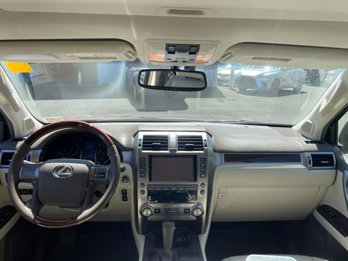 Used 2015 Lexus GX 460 w/ Premium Package AWD/4WD image 9