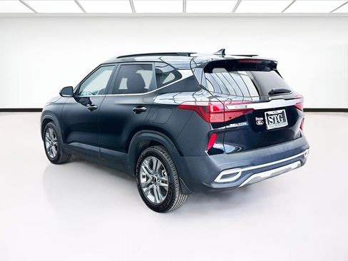 Used 2023 Kia Seltos S w/ Navigation Package FWD image 6