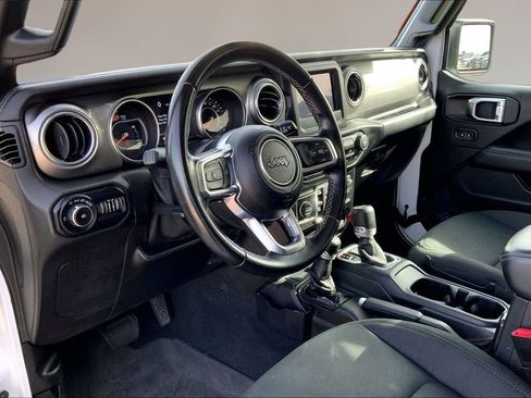 Used 2020 Jeep Wrangler Unlimited Sahara AWD/4WD image 12