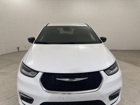 Used 2025 Chrysler Pacifica Select FWD image 9