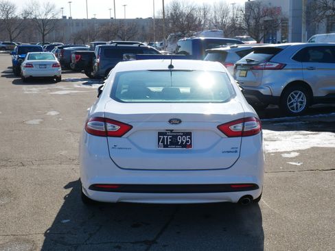 Used 2016 Ford Fusion SE image 6